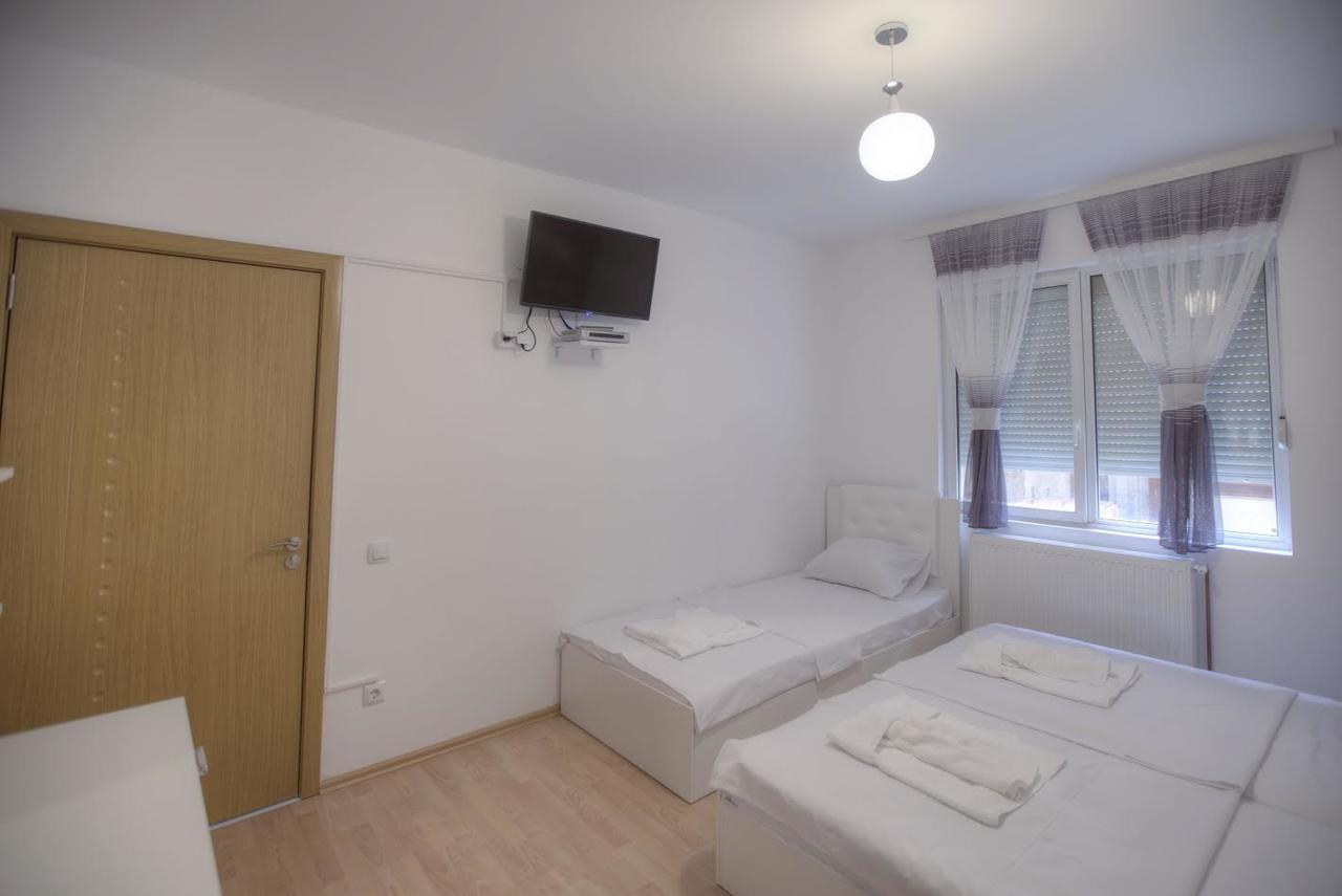 Guest House Prishtine Εξωτερικό φωτογραφία